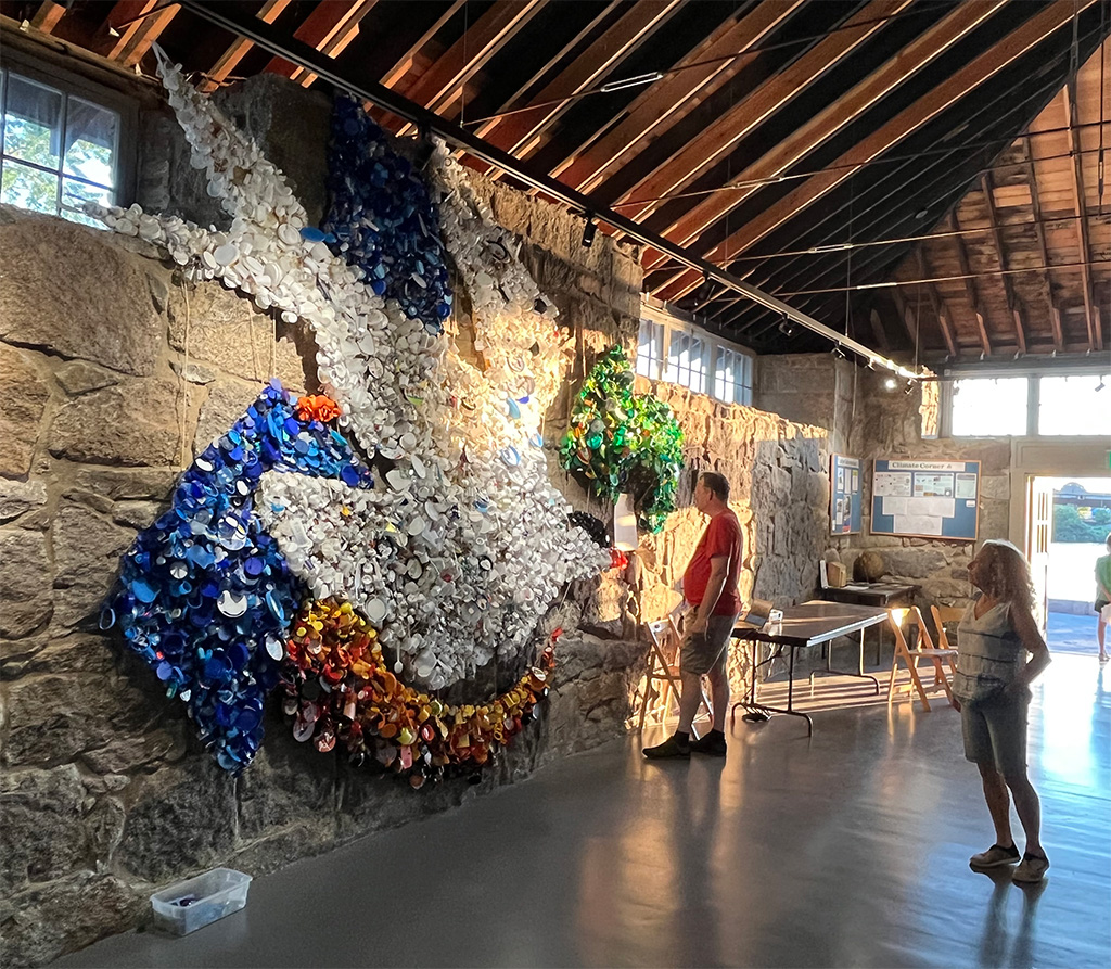 Look closely at Magazine Beach's bird tapestry for the ugly truth  underlying the colorful image - Cambridge Day, image size:1024x893