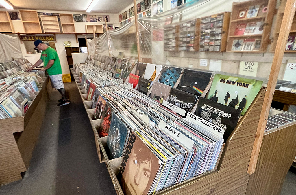 Stereo Jack's Records packing up after 40 years, relocating under new